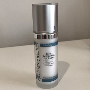Glo therapeutics clear anti blemish treatment.